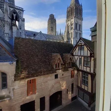 F2 De Charme Au Coeur De Rouen, Vu Unique Sur La Cathedrale Διαμέρισμα *