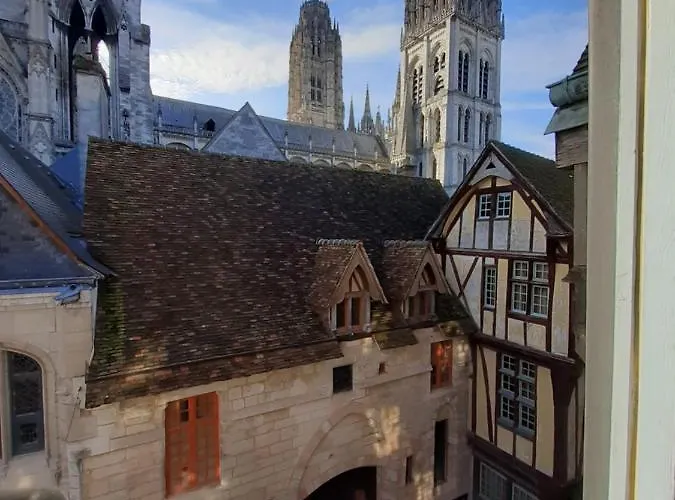 F2 De Charme Au Coeur De Rouen, Vu Unique Sur La Cathedrale Διαμέρισμα *